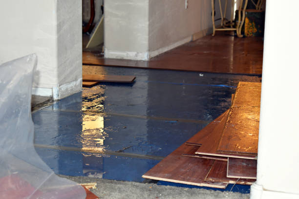 Professional Emergency Water Damage Restoration technician working in Marengo, OH